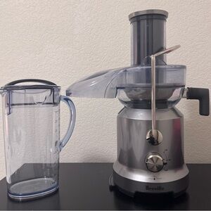 Breville Silver and Black Juice Extractor